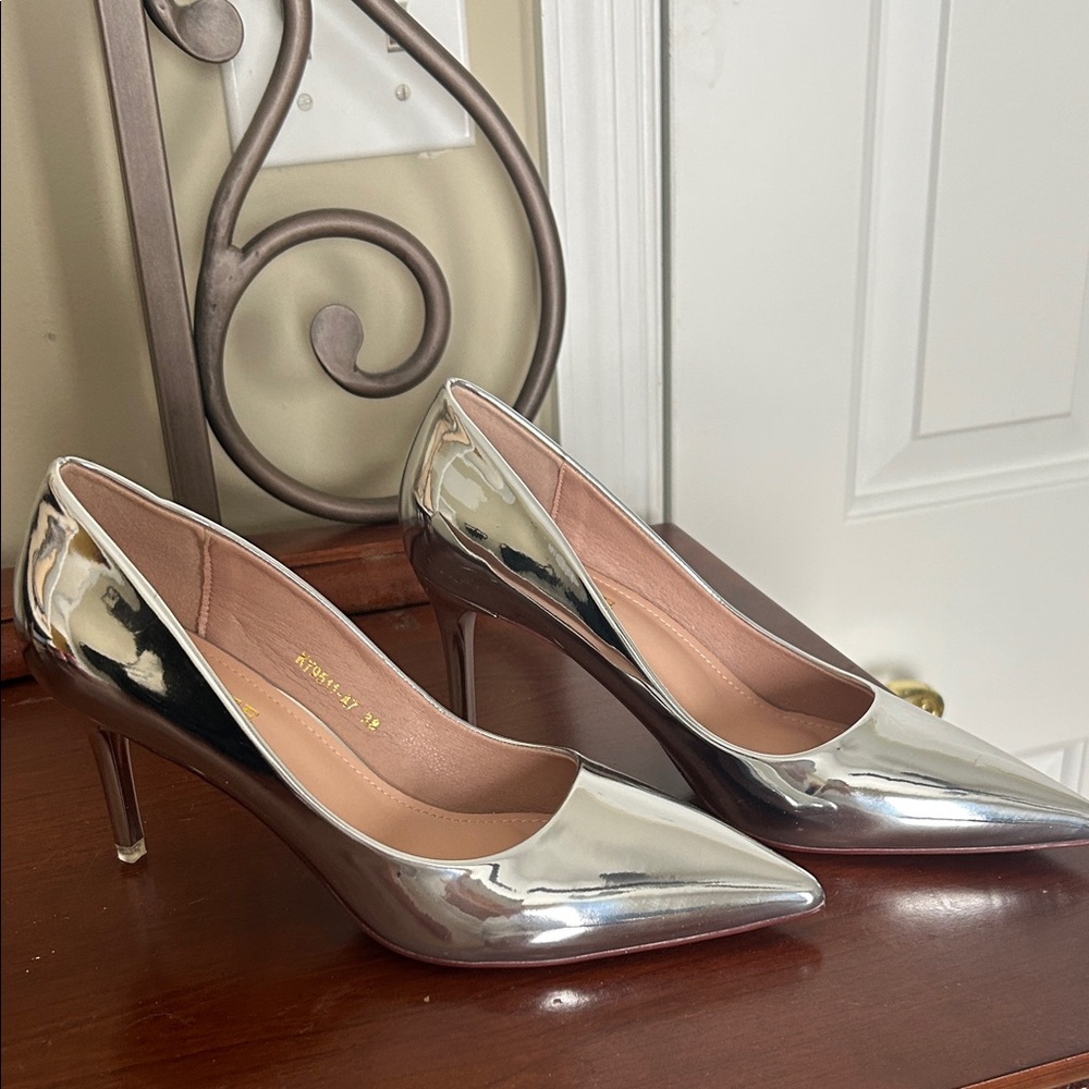 Shiny Silver Pointed Heels